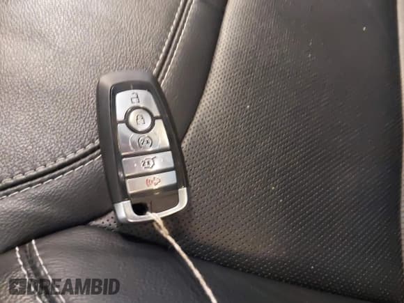 ✅ 2023 Ford Explorer ST • VIN: 1FM5K8GC5PGC26305 • Lot: 42166101. Wystawiony na IAAI z przebiegiem 27 064 mil. Bezpłatny archiwum sprzedaży aukcyjnych z USA i szczegółowy raport historii pojazdu na DreamBid. Zdjęcie 11.