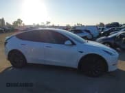 ✅ 2023 Tesla Model Y Performance • VIN: 7SAYGDEF4PF738918 • Lot: 43778543. Wystawiony na IAAI z przebiegiem 71 321 mil. Bezpłatny archiwum sprzedaży aukcyjnych z USA i szczegółowy raport historii pojazdu na DreamBid. Zdjęcie 13.