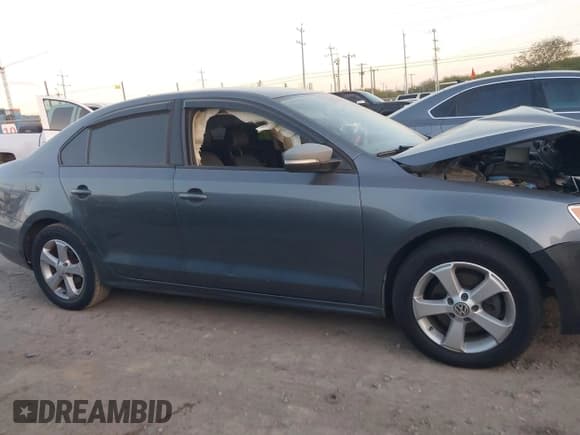 ✅ 2014 Volkswagen Jetta SE • VIN: 3VWD17AJ9EM359394 • Lot: 43782210. Listed on IAAI with 173,025 mi. Free auction sales archive from the USA and detailed vehicle history report at DreamBid. Image 13.