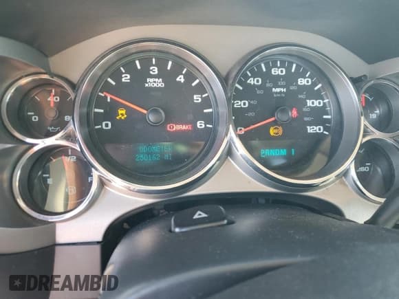 ✅ 2012 Chevrolet Silverado 2500HD Work Truck • VIN: 1GC0CVCG8CF156043 • Lot: 67032575. Wystawiony na Copart z przebiegiem 250 162 mil. Bezpłatny archiwum sprzedaży aukcyjnych z USA i szczegółowy raport historii pojazdu na DreamBid. Zdjęcie 9.