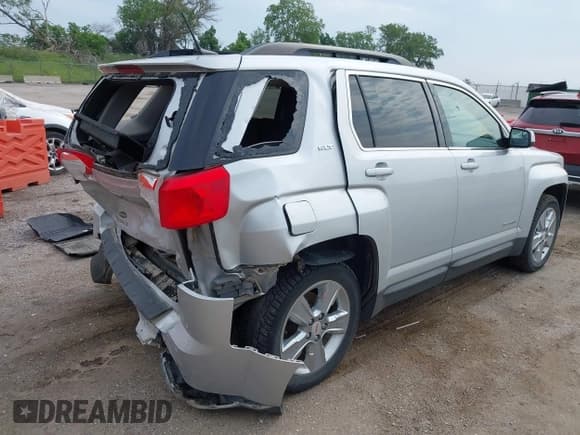 ✅ 2014 GMC Terrain SLT • VIN: 2GKFLXEK2E6307290 • Лот: 42425028. Опубликован ранее на IAAI с пробегом 129 141 миль. Бесплатный доступ к архиву аукционных продаж из США и подробный отчёт об истории автомобиля на DreamBid. Изображение 4.
