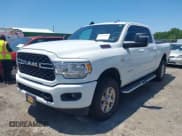 ✅ 2024 Ram 2500 Big Horn • VIN: 3C6UR5DL2RG349458 • Lot: 42558666. Wystawiony na IAAI z przebiegiem 8 902 mil. Bezpłatny archiwum sprzedaży aukcyjnych z USA i szczegółowy raport historii pojazdu na DreamBid. Zdjęcie 2.