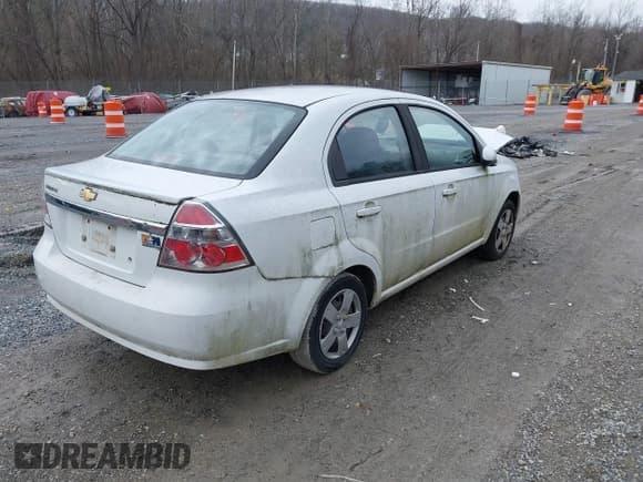 ✅ 2011 Chevrolet Aveo 1LT • VIN: KL1TD5DE2BB230366 • Lot: 41472714. Wystawiony na IAAI z przebiegiem 151 915 mil. Bezpłatny archiwum sprzedaży aukcyjnych z USA i szczegółowy raport historii pojazdu na DreamBid. Zdjęcie 4.