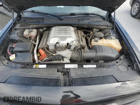 ✅ 2015 Dodge Challenger SRT Hellcat • VIN: 2C3CDZC94FH747111 • Lot: 86049405. Wystawiony na Copart z przebiegiem 47 751 mil. Bezpłatny archiwum sprzedaży aukcyjnych z USA i szczegółowy raport historii pojazdu na DreamBid. Zdjęcie 11.