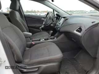 ✅ 2019 Chevrolet Cruze LS • VIN: 3G1BC6SM7KS586994 • Лот: 64234442. Размещён на Copart с пробегом 43 963 миль миль. Получите бесплатный доступ к архиву аукционных продаж из США и посмотрите подробный отчёт об истории автомобиля на DreamBid. Изображение 5.