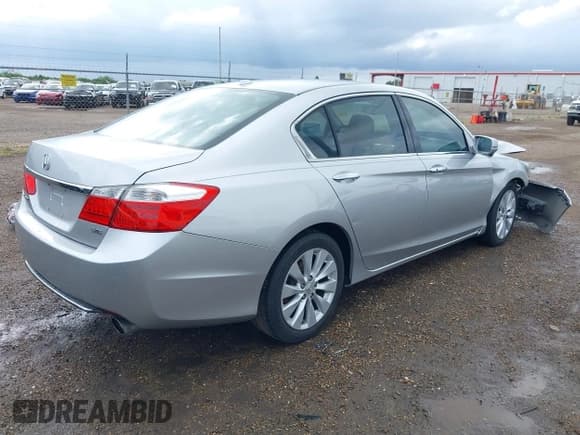✅ 2015 Honda Accord EX-L • VIN: 1HGCR3F86FA029850 • Lot: 43417117. Wystawiony na IAAI z przebiegiem 156 338 mil. Bezpłatny archiwum sprzedaży aukcyjnych z USA i szczegółowy raport historii pojazdu na DreamBid. Zdjęcie 4.