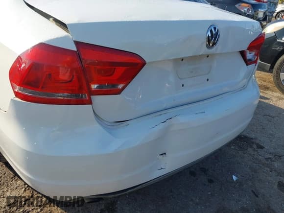 ✅ 2015 Volkswagen Passat Limited Edition • VIN: 1VWAT7A35FC018088 • Лот: 42671127. Опубликован ранее на IAAI с пробегом 106 112 миль. Бесплатный доступ к архиву аукционных продаж из США и подробный отчёт об истории автомобиля на DreamBid. Изображение 6.