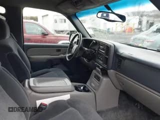 ✅ 2000 Chevrolet Suburban LT • VIN: 3GNFK16T1YG197268 • Лот: 42026756. Опубликован ранее на IAAI с пробегом 151 674 миль. Бесплатный доступ к архиву аукционных продаж из США и подробный отчёт об истории автомобиля на DreamBid. Изображение 5.