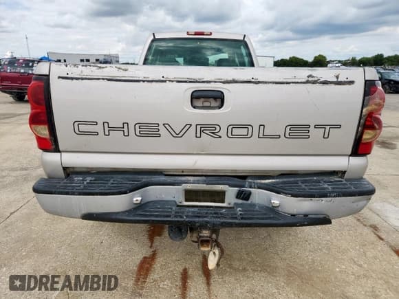 ✅ 2006 Chevrolet Silverado 2500HD Work Truck • VIN: 1GCHC23U66F225095 • Лот: 81761925. Опубликован ранее на Copart с пробегом 355 706 миль. Бесплатный доступ к архиву аукционных продаж из США и подробный отчёт об истории автомобиля на DreamBid. Изображение 6.