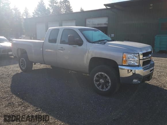 ✅ 2007 Chevrolet Silverado 2500HD Work Truck • VIN: 1GCHC29K87E545810 • Лот: 84018165. Опубликован ранее на Copart с пробегом 134 992 миль. Бесплатный доступ к архиву аукционных продаж из США и подробный отчёт об истории автомобиля на DreamBid. Изображение 4.