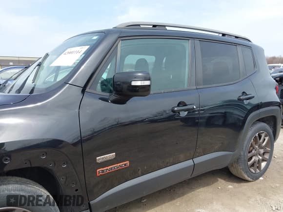 ✅ 2016 Jeep Renegade Latitude • VIN: ZACCJABT9GPD03113 • Lot: 42001114. Listed on IAAI with 180,111 mi. Free auction sales archive from the USA and detailed vehicle history report at DreamBid. Image 15.