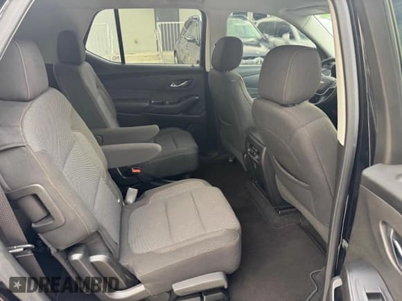 ✅ 2021 Chevrolet Traverse LT Cloth • VIN: 1GNERGKW7MJ168621 • Lot: 82171285. Wystawiony na Copart z przebiegiem 68 353 mil. Bezpłatny archiwum sprzedaży aukcyjnych z USA i szczegółowy raport historii pojazdu na DreamBid. Zdjęcie 11.