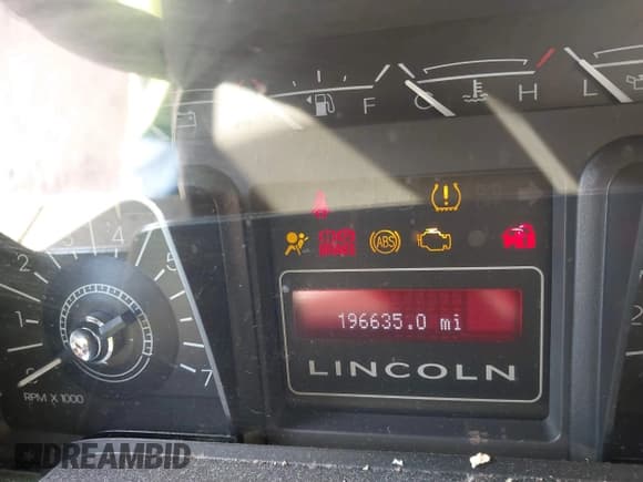 ✅ 2007 Lincoln Navigator • VIN: 5LMFU28567LJ16959 • Lot: 42211877. Wystawiony na IAAI z przebiegiem 196 635 mil. Bezpłatny archiwum sprzedaży aukcyjnych z USA i szczegółowy raport historii pojazdu na DreamBid. Zdjęcie 15.