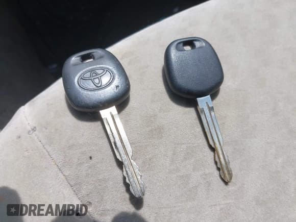 ✅ 2010 Toyota Corolla • VIN: JTDBU4EE0AJ075642 • Lot: 42797934. Listed on IAAI with 253,353 mi. Free auction sales archive from the USA and detailed vehicle history report at DreamBid. Image 11.