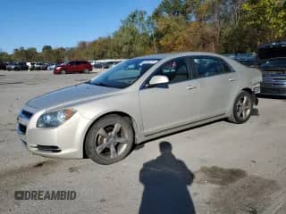 2011 Chevrolet Malibu 1LT z VIN 1G1ZC5E18BF116083, wystawiony jako Copart lot #82256375 z przebiegiem 77 399 mil mil oraz Szkoda całkowita • Salvage title. Historia ofert i sprzedaży dostępna na DreamBid. Obrazek 1.