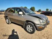 ✅ 2000 Lexus RX 300 • VIN: JT6GF10U7Y0081782 • Lot: 86840315. Wystawiony na Copart z przebiegiem 293 570 mil. Bezpłatny archiwum sprzedaży aukcyjnych z USA i szczegółowy raport historii pojazdu na DreamBid. Zdjęcie 4.