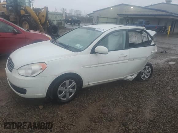✅ 2011 Hyundai Accent GLS • VIN: KMHCN4AC3BU574498 • Лот: 52170775. Опубликован ранее на Copart с пробегом 77 188 миль. Бесплатный доступ к архиву аукционных продаж из США и подробный отчёт об истории автомобиля на DreamBid. Изображение 1.