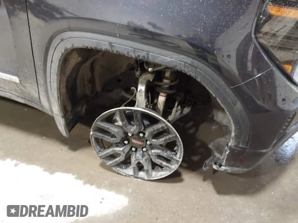 ✅ 2024 GMC Sierra 1500 Elevation • VIN: 3GTUUCED5RG451727 • Lot: 42850556. Listed on IAAI with 2,960 mi. Free auction sales archive from the USA and detailed vehicle history report at DreamBid. Image 6.