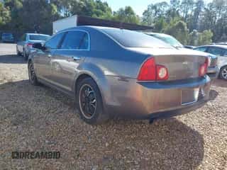 2010 Chevrolet Malibu 1LT z VIN 1G1ZC5EB8AF181006, wystawiony jako IAAI lot #43514320 z przebiegiem Nie podano mil oraz . Historia ofert i sprzedaży dostępna na DreamBid. Obrazek 3.