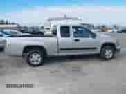 2008 Chevrolet Colorado 1LT z VIN 1GCCS39E188192565, wystawiony jako IAAI lot #41901967 z przebiegiem 282 987 mil mil oraz . Historia ofert i sprzedaży dostępna na DreamBid. Obrazek 14.