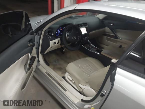 ✅ 2011 Lexus IS 250 C • VIN: JTHFF2C26B2520565 • Лот: 43688191. Опубликован ранее на IAAI с пробегом 196 650 миль. Бесплатный доступ к архиву аукционных продаж из США и подробный отчёт об истории автомобиля на DreamBid. Изображение 5.