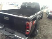 ✅ 2004 Chevrolet Colorado LS Z71 • VIN: 1GCDT196948105715 • Lot: 31924071. Listed on IAAI with 326 mi. Free auction sales archive from the USA and detailed vehicle history report at DreamBid. Image 4.