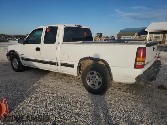 ✅ 2001 Chevrolet Silverado 1500 LS • VIN: 2GCEC19T611227652 • Лот: 92412245. Опубликован ранее на Copart с пробегом 262 663 миль. Бесплатный доступ к архиву аукционных продаж из США и подробный отчёт об истории автомобиля на DreamBid. Изображение 2.