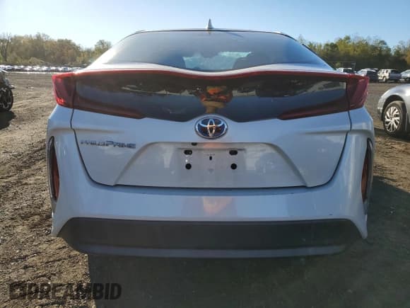 ✅ 2017 Toyota Prius Plus • VIN: JTDKARFP1H3058448 • Lot: 86855335. Wystawiony na Copart z przebiegiem 84 607 mil. Bezpłatny archiwum sprzedaży aukcyjnych z USA i szczegółowy raport historii pojazdu na DreamBid. Zdjęcie 6.