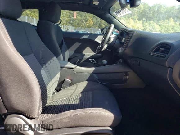 ✅ 2018 Dodge Challenger SXT Plus • VIN: 2C3CDZAG6JH118458 • Lot: 61078182. Wystawiony na Copart z przebiegiem 21 522 mil. Bezpłatny archiwum sprzedaży aukcyjnych z USA i szczegółowy raport historii pojazdu na DreamBid. Zdjęcie 5.