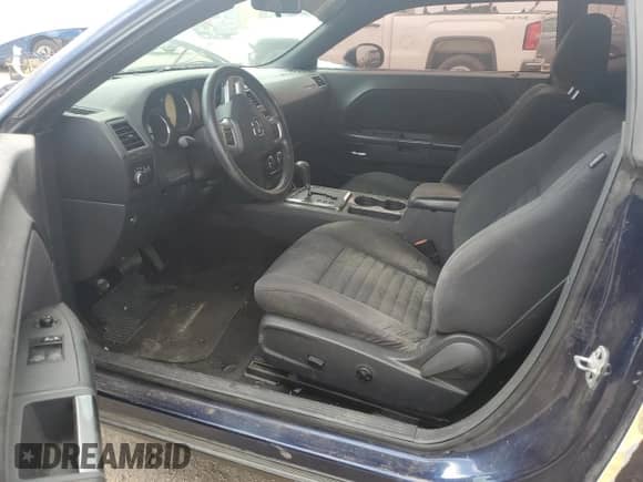 2014 Dodge Challenger SXT z VIN 2C3CDYAG5EH225579, wystawiony jako Copart lot #72506064 z przebiegiem 155 352 mil mil oraz Szkoda całkowita • Salvage title. Historia ofert i sprzedaży dostępna na DreamBid. Obrazek 7.