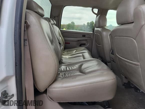 ✅ 2005 Chevrolet Silverado 2500HD LS • VIN: 1GCHK23U85F907252 • Lot: 80836195. Wystawiony na Copart z przebiegiem 224 912 mil. Bezpłatny archiwum sprzedaży aukcyjnych z USA i szczegółowy raport historii pojazdu na DreamBid. Zdjęcie 10.