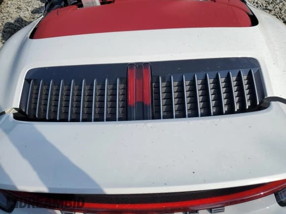 ✅ 2023 Porsche 911 Carrera S • VIN: WP0CB2A9XPS248156 • Lot: 66380285. Listed on Copart with Not provided. Free auction sales archive from the USA and detailed vehicle history report at DreamBid. Image 11.