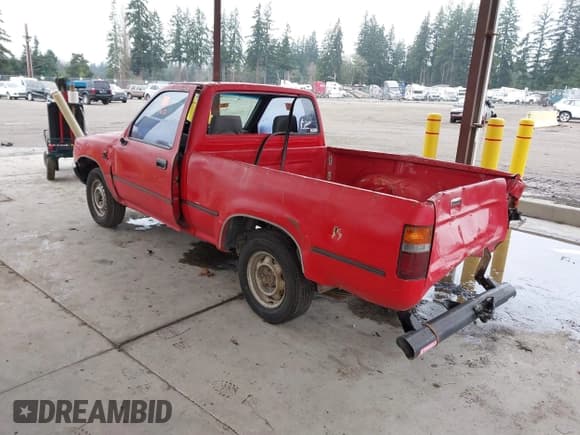 ✅ 1992 Toyota Pickup • VIN: JT4RN81A7N5139602 • Lot: 41255387. Listed on IAAI with 309,027 mi. Free auction sales archive from the USA and detailed vehicle history report at DreamBid. Image 3.