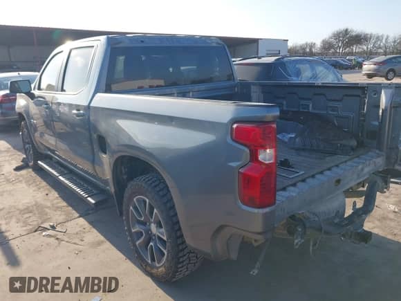 2022 Chevrolet Silverado 1500 LT z VIN 3GCPWCED5NG138842, wystawiony jako IAAI lot #41485587 z przebiegiem 74 967 mil mil oraz . Historia ofert i sprzedaży dostępna na DreamBid. Obrazek 3.