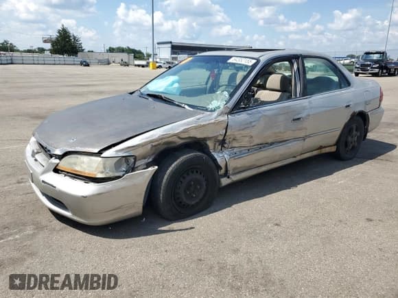 ✅ 1998 Honda Accord EX • VIN: 1HGCG5550WA158272 • Лот: 64352155. Опубликован ранее на Copart с пробегом Не указан. Бесплатный доступ к архиву аукционных продаж из США и подробный отчёт об истории автомобиля на DreamBid. Изображение 1.