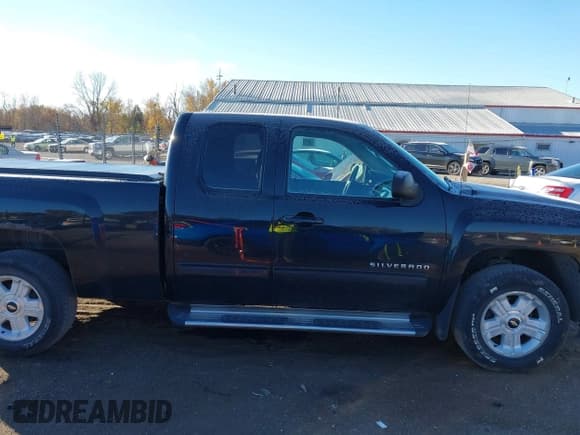 ✅ 2011 Chevrolet Silverado 1500 LTZ • VIN: 1GCRKTE38BZ132993 • Lot: 43637390. Listed on IAAI with 177,346 mi. Free auction sales archive from the USA and detailed vehicle history report at DreamBid. Image 13.