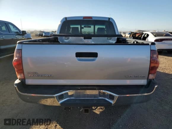 ✅ 2008 Toyota Tacoma • VIN: 5TEUU42NX8Z577586 • Lot: 91018415. Wystawiony na Copart z przebiegiem 181 231 mil. Bezpłatny archiwum sprzedaży aukcyjnych z USA i szczegółowy raport historii pojazdu na DreamBid. Zdjęcie 6.