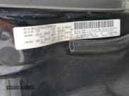 ✅ 2007 Jeep Commander Sport • VIN: 1J8HH48K47C613989 • Лот: 50667435. Опубликован ранее на Copart с пробегом 205 870 миль. Бесплатный доступ к архиву аукционных продаж из США и подробный отчёт об истории автомобиля на DreamBid. Изображение 13.