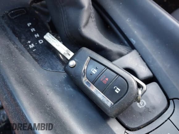 ✅ 2021 Toyota C-HR LE • VIN: NMTKHMBX1MR121947 • Lot: 43426865. Listed on IAAI with 24,545 mi. Free auction sales archive from the USA and detailed vehicle history report at DreamBid. Image 11.