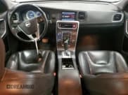 ✅ 2012 Volvo S60 T5 • VIN: YV1622FS2C2129451 • Lot: 92358725. Wystawiony na Copart z przebiegiem 116 601 mil. Bezpłatny archiwum sprzedaży aukcyjnych z USA i szczegółowy raport historii pojazdu na DreamBid. Zdjęcie 8.