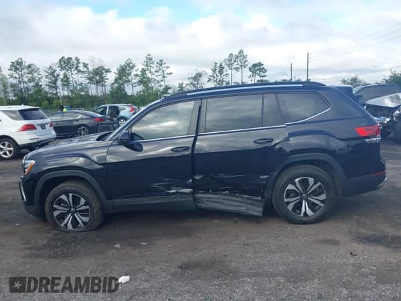 ✅ 2025 Volkswagen Atlas SE • VIN: 1V2DR2CAXSC525154 • Lot: 43346722. Wystawiony na IAAI z przebiegiem 17 104 mil. Bezpłatny archiwum sprzedaży aukcyjnych z USA i szczegółowy raport historii pojazdu na DreamBid. Zdjęcie 14.