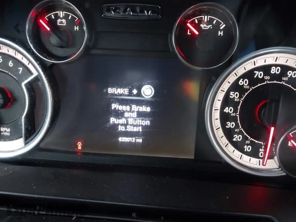 ✅ 2016 Ram 2500 Laramie • VIN: 3C6UR5FJ8GG211867 • Lot: 41292263. Wystawiony na IAAI z przebiegiem 225 012 mil. Bezpłatny archiwum sprzedaży aukcyjnych z USA i szczegółowy raport historii pojazdu na DreamBid. Zdjęcie 7.