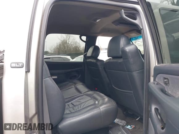 ✅ 2002 GMC Sierra 2500HD SLE • VIN: 1GTHK23122F187173 • Lot: 41446261. Wystawiony na IAAI z przebiegiem Nie podano. Bezpłatny archiwum sprzedaży aukcyjnych z USA i szczegółowy raport historii pojazdu na DreamBid. Zdjęcie 8.