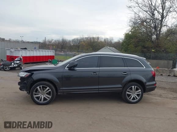 ✅ 2015 Audi Q7 Premium Plus • VIN: WA1LGAFE6FD018404 • Lot: 43781827. Wystawiony na IAAI z przebiegiem 161 962 mil. Bezpłatny archiwum sprzedaży aukcyjnych z USA i szczegółowy raport historii pojazdu na DreamBid. Zdjęcie 14.