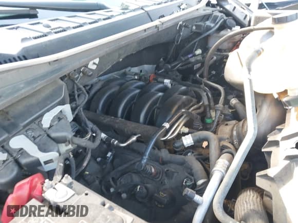 ✅ 2018 Ford F-150 XL • VIN: 1FTFX1E57JFA12712 • Lot: 42141045. Wystawiony na IAAI z przebiegiem 83 439 mil. Bezpłatny archiwum sprzedaży aukcyjnych z USA i szczegółowy raport historii pojazdu na DreamBid. Zdjęcie 10.