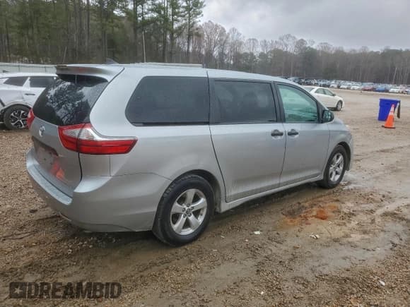 ✅ 2020 Toyota Sienna L • VIN: 5TDZZ3DC2LS030234 • Лот: 95633725. Опубликован ранее на Copart с пробегом 163 349 миль. Бесплатный доступ к архиву аукционных продаж из США и подробный отчёт об истории автомобиля на DreamBid. Изображение 3.