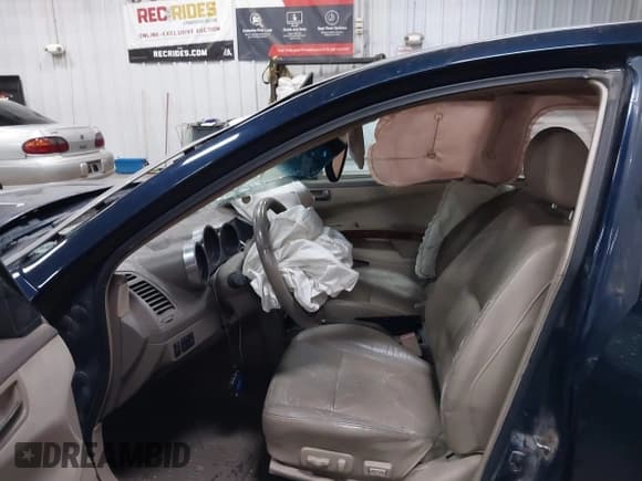 ✅ 2004 Nissan Maxima SL • VIN: 1N4BA41E24C820632 • Lot: 42276630. Listed on IAAI with 221,119 mi. Free auction sales archive from the USA and detailed vehicle history report at DreamBid. Image 5.