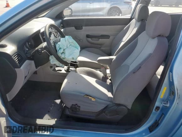 ✅ 2009 Hyundai Accent Auto GS • VIN: KMHCM36C39U121059 • Лот: 60340135. Опубликован ранее на Copart с пробегом 97 510 миль. Бесплатный доступ к архиву аукционных продаж из США и подробный отчёт об истории автомобиля на DreamBid. Изображение 7.