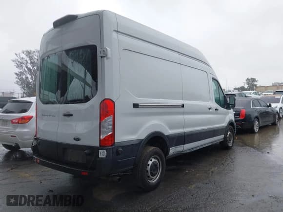 ✅ 2020 Ford Transit Cargo • VIN: 1FTBR1X82LKB60762 • Lot: 41572948. Listed on IAAI with 112,050 mi. Free auction sales archive from the USA and detailed vehicle history report at DreamBid. Image 4.