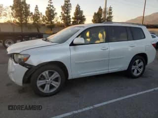 ✅ 2010 Toyota Highlander Sport • VIN: 5TDXK3EH1AS001679 • Lot: 85763964. Listed on Copart with 218,276 mi. Free auction sales archive from the USA and detailed vehicle history report at DreamBid. Image 1.